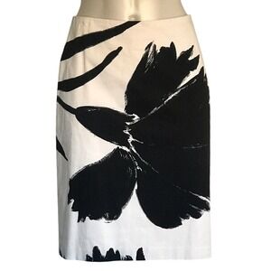 CLUB MONACO BLACK & WHITE FLOWER SKIRT